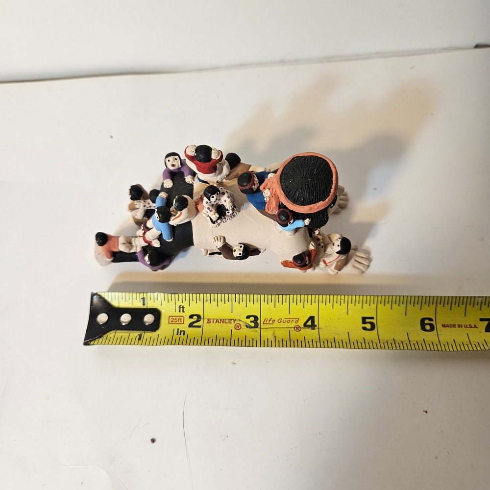 Southwestern Storyteller Pottery Figurine Crawling Figure with Many Children - Picture 6 of 10